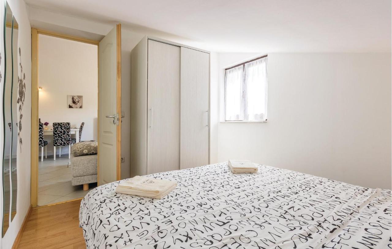 Amazing Apartment In Medulin With Wifi Extérieur photo