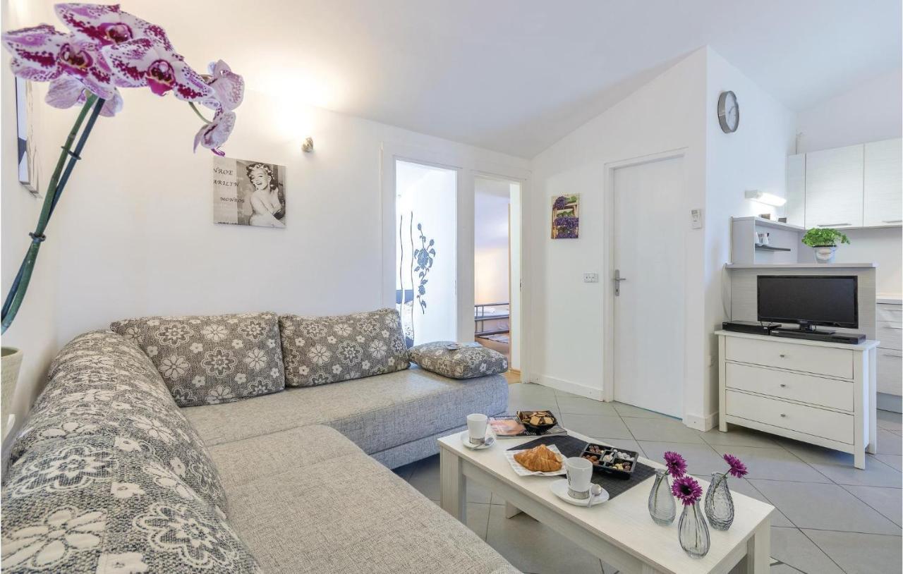 Amazing Apartment In Medulin With Wifi Extérieur photo