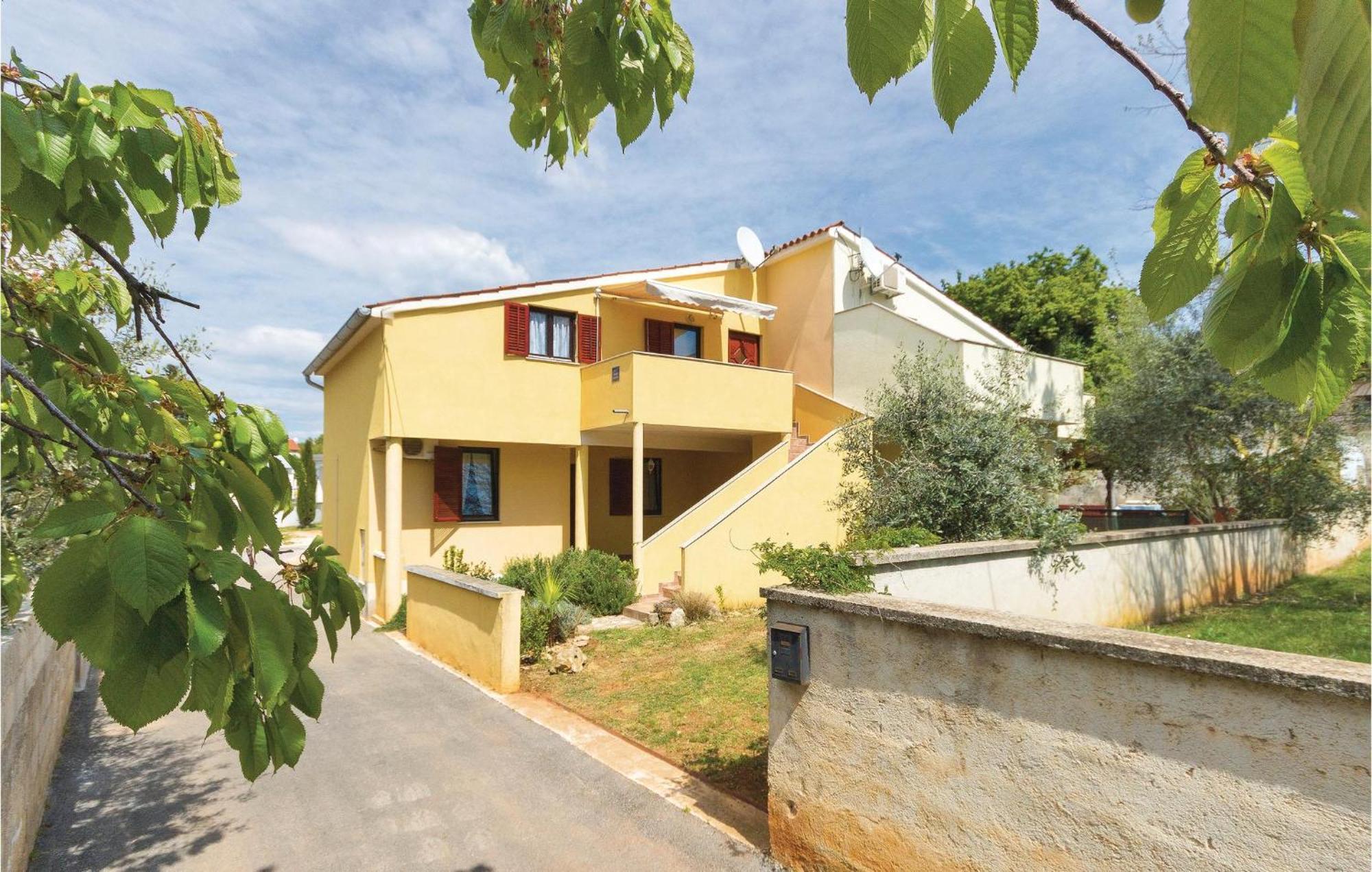 Amazing Apartment In Medulin With Wifi Extérieur photo